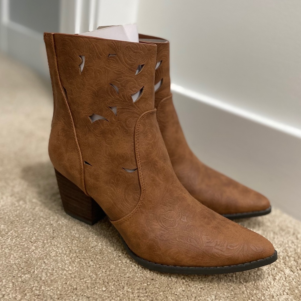 NWT Anthropologie Matisse Western Bootie